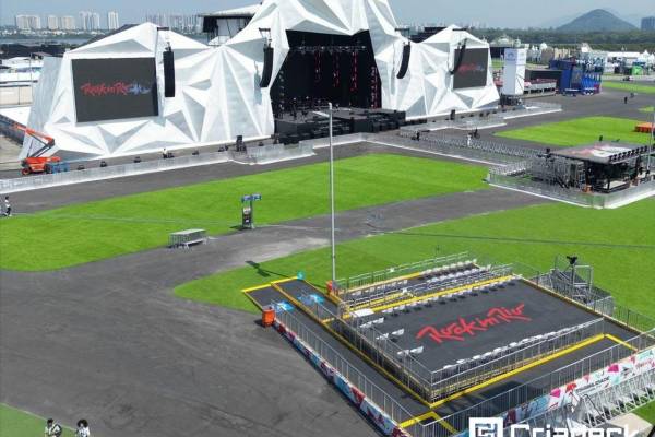 Pisos plásticos personalizados da Criadeck garantem acessibilidade no Rock in Rio 2024.